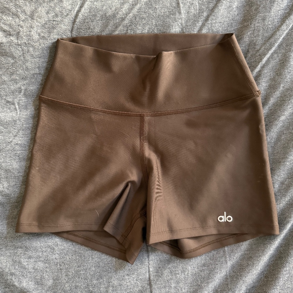 ALO Yoga airbrush bike short in limited edition brown